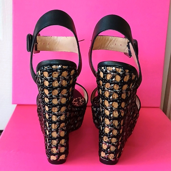 NEW IN BOX Betsey Johnson Lattice Cork Wedges Size 6.5 2011 - Picture 5 of 9